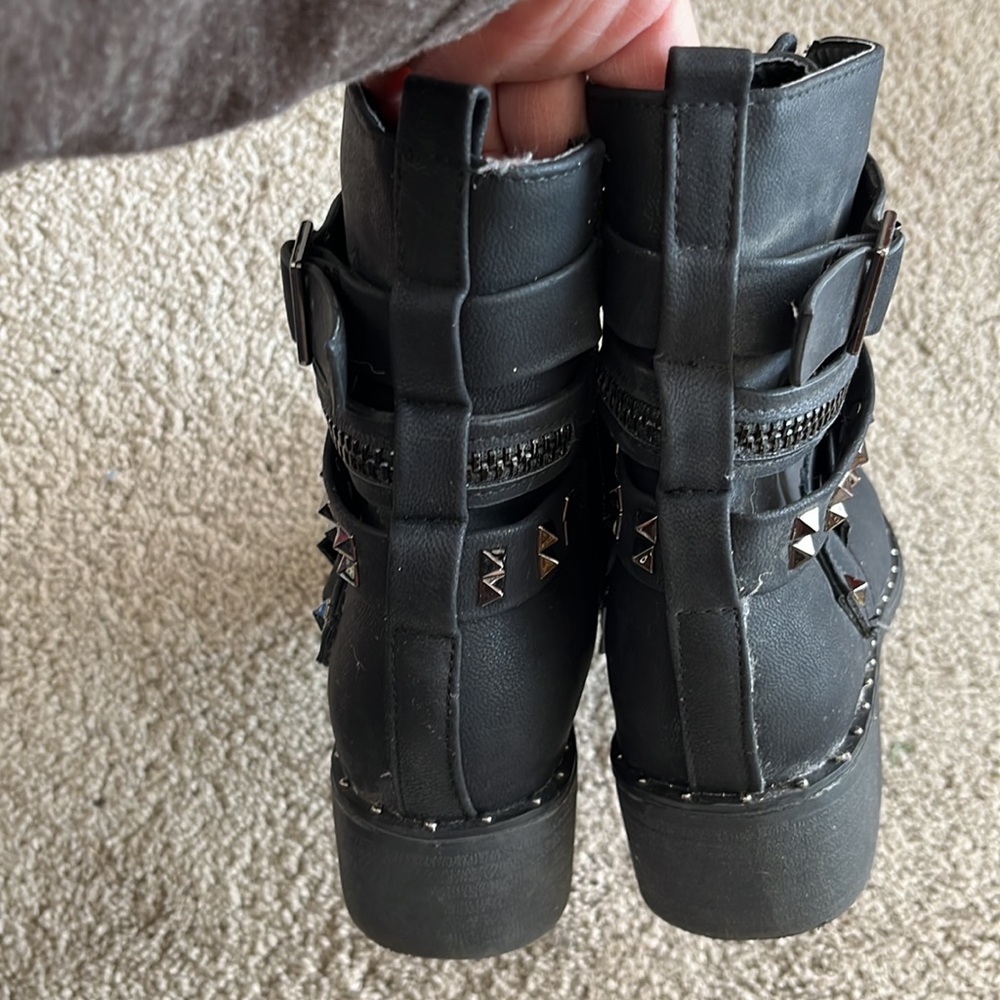 MOCA Booties - Picture 6 of 7